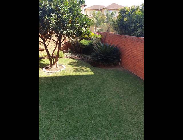 2 BEDROOM APARTMENT FOR SALE IN SUNNINGHILL